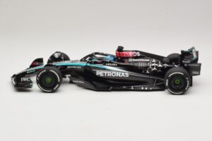 Mercedes AMG Petronas W15 E Performance G. Russell 2024 Minichamps 1:18 110240163 Resin - image 3 of 7
