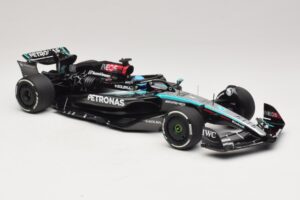 Mercedes AMG Petronas W15 E Performance G. Russell 2024 Minichamps 1:18 110240163 Resin - image 4 of 7
