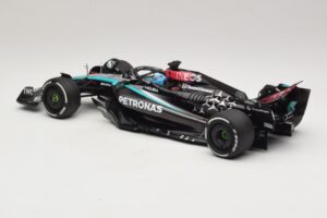 Mercedes AMG Petronas W15 E Performance G. Russell 2024 Minichamps 1:18 110240163 Resin - image 5 of 7