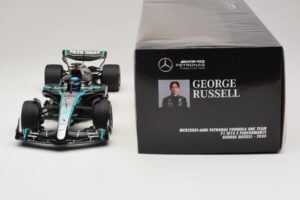Mercedes AMG Petronas W15 E Performance G. Russell 2024 Minichamps 1:18 110240163 Resin - image 6 of 7