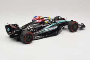 Mercedes AMG Petronas W15 E Performance L. Hamilton Winner British GP 2024 Minichamps 1:18 110241244 Resin - image 2 of 7