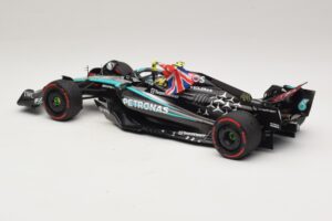 Mercedes AMG Petronas W15 E Performance L. Hamilton Winner British GP 2024 Minichamps 1:18 110241244 Resin - image 5 of 7