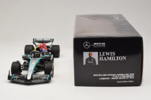 Mercedes AMG Petronas W15 E Performance L. Hamilton Winner British GP 2024 Minichamps 1:18 110241244 Resin - image 6 of 7