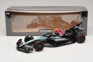 Mercedes AMG Petronas W15 E Performance L. Hamilton Winner British GP 2024 Minichamps 1:18 110241244 Resin - image 7 of 7