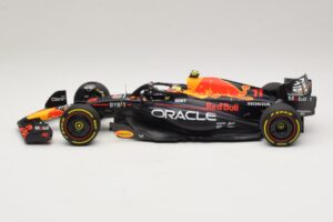 Oracle Red Bull Racing RB19 S. Perez Abu Dhabi GP 2023 Minichamps 1:18 110232311 Resin - image 3 of 7