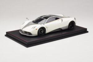 Pagani Huayra Luminous Green AB 1:18 REMC041 Resin - image 2 of 7