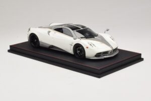 Pagani Huayra Luminous Green AB 1:18 REMC041 Resin - image 4 of 7