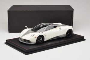 Pagani Huayra Luminous Green AB 1:18 REMC041 Resin - image 7 of 7