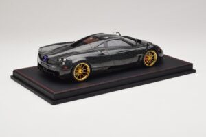 Pagani Huayra Starry Night Sky AB 1:18 REMC039 Resin - image 3 of 7