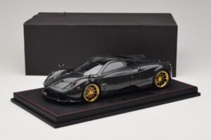 Pagani Huayra Starry Night Sky AB 1:18 REMC039 Resin - image 7 of 7