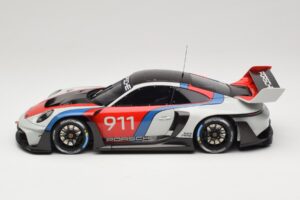 Porsche 911 992 GT3 R Rennsport GT Spirit 1:18 GT495 Resin - image 3 of 6