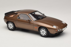 Porsche 928 S Tobacco Metallic GT Spirit 1:18 GT1005 Resin - image 4 of 6