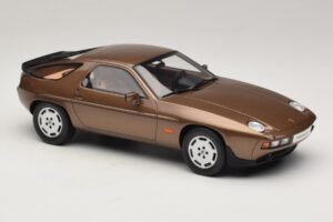Porsche 928 S Tobacco Metallic GT Spirit 1:18 GT1005 Resin - image 4 of 6