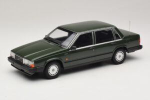 Volvo 740 GL Dark Green Minichamps 1:18 155171702 Diecast