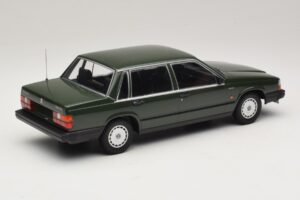 Volvo 740 GL Dark Green Minichamps 1:18 155171702 Diecast - image 2 of 6