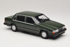 Volvo 740 GL Dark Green Minichamps 1:18 155171702 Diecast - image 4 of 6