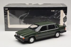 Volvo 740 GL Dark Green Minichamps 1:18 155171702 Diecast - image 6 of 6