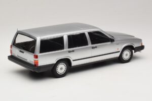 Volvo 740 GL Estate Silver Minichamps 1:18 155171770 Diecast - image 2 of 6