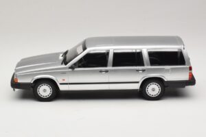Volvo 740 GL Estate Silver Minichamps 1:18 155171770 Diecast - image 3 of 6