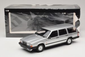 Volvo 740 GL Estate Silver Minichamps 1:18 155171770 Diecast - image 6 of 6