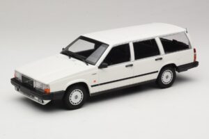 Volvo 740 GL Estate White Minichamps 1:18 155171772 Diecast