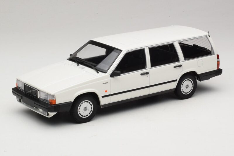 Volvo 740 GL Estate White Minichamps 1:18 155171772 Diecast