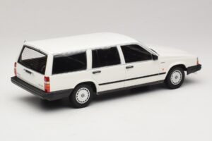 Volvo 740 GL Estate White Minichamps 1:18 155171772 Diecast - image 2 of 6