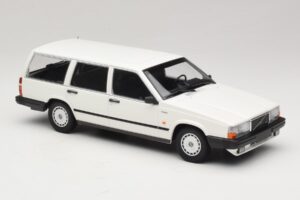 Volvo 740 GL Estate White Minichamps 1:18 155171772 Diecast - image 4 of 6