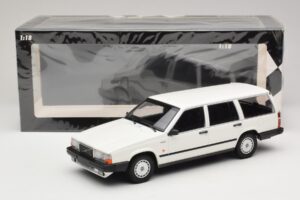 Volvo 740 GL Estate White Minichamps 1:18 155171772 Diecast - image 6 of 6