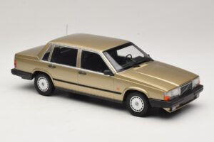 Volvo 740 GL Gold Minichamps 1:18 155171700 Diecast - image 4 of 6