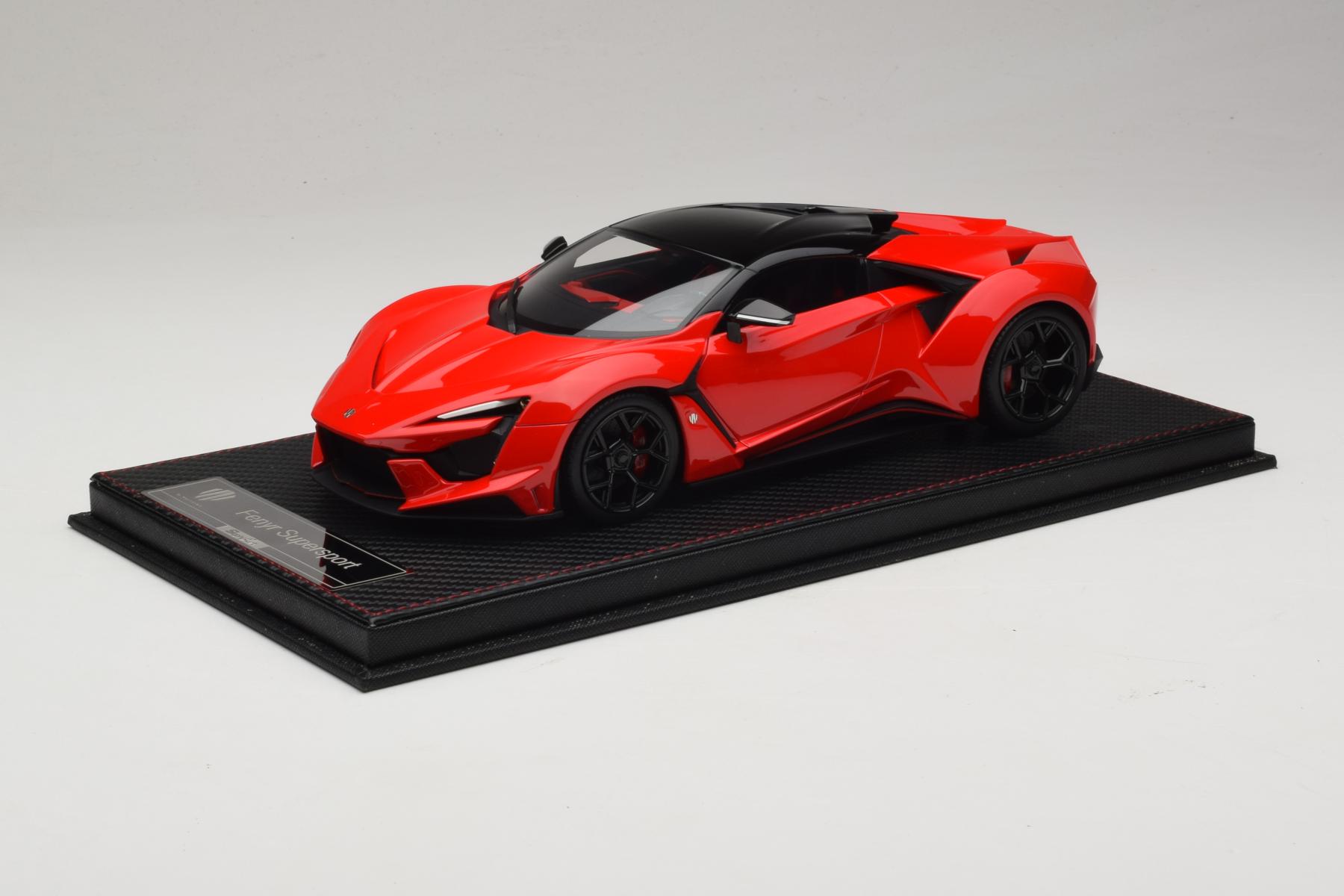 SophiArt W Motors Fenyr Supersport 1:18 Red Resin