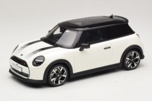 Mini Cooper S F66 Nanuq White Metallic Otto 1:18 OT1245 Resin