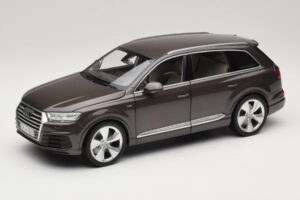 Audi Q7 4M Argus Brown Minichamps 1:18 5011407615 Diecast