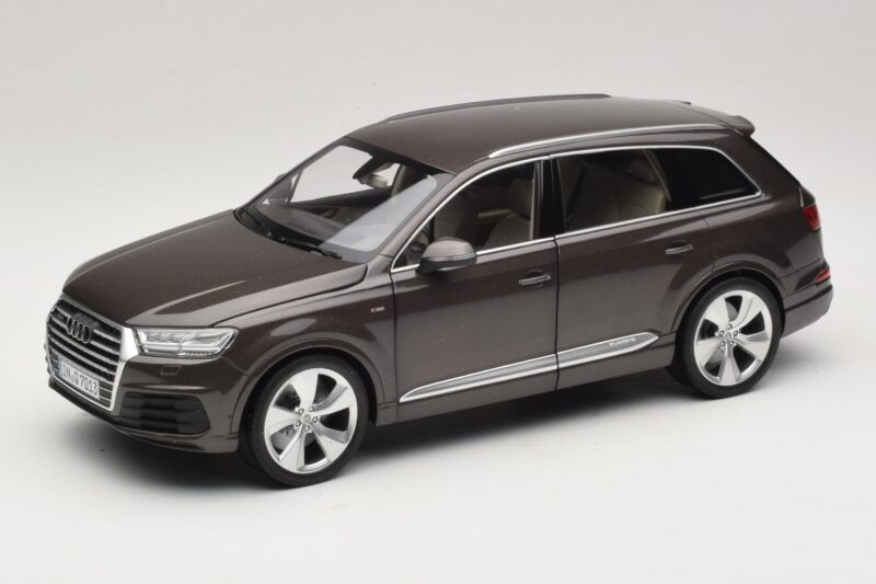 Audi Q7 4M Argus Brown Minichamps 1:18 Audi Q7 4M Argus Brown Minichamps 1:18 5011407615 Diecast