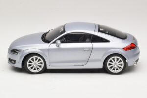 Audi TT 8N Silverblue Metallic Minichamps 1:18 100015020 Diecast - image 4 of 8