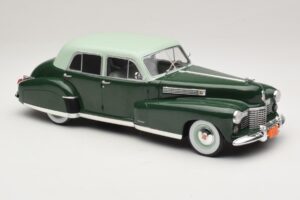 Cadillac Fleetwood Series 60 Special Green MCG 1:18 MCG18657 Diecast - image 4 of 6