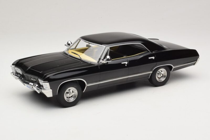 Chevrolet Impala Black MCG 1:18 Chevrolet Impala Black MCG 1:18 MCG181006 Diecast