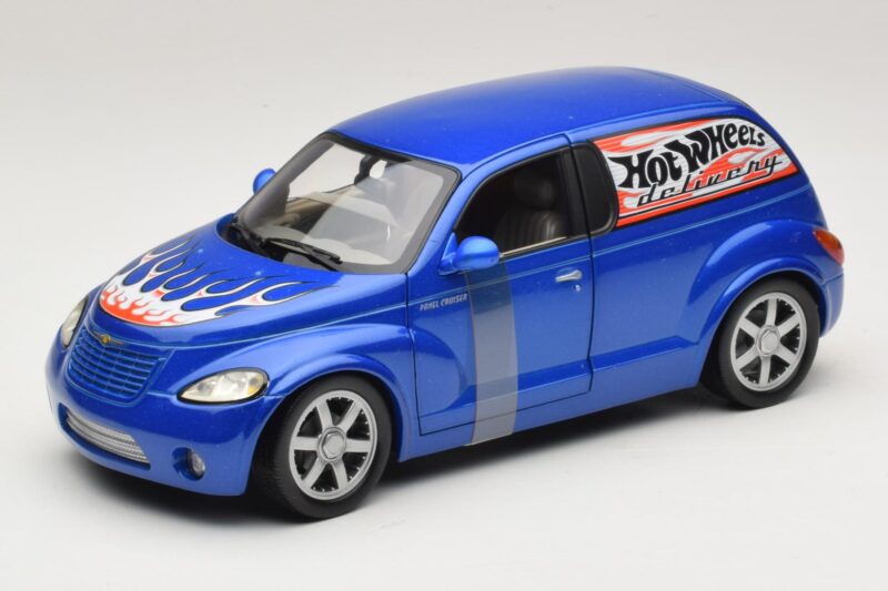 Chrysler PT Cruiser Delivery Blue Hot Wheels 1:18 29616 Diecast