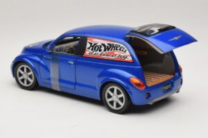 Chrysler PT Cruiser Delivery Blue Hot Wheels 1:18 29616 Diecast - image 4 of 7