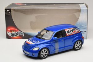 Chrysler PT Cruiser Delivery Blue Hot Wheels 1:18 29616 Diecast - image 7 of 7