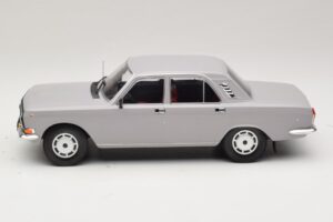 GAZ Volga GAZ-24-10 Grey MCG 1:18 MCG18016 Diecast - image 3 of 6