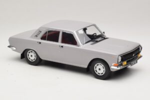 GAZ Volga GAZ-24-10 Grey MCG 1:18 MCG18016 Diecast - image 4 of 6