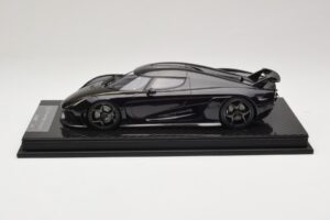 Koenigsegg Regera Black Carbon Package FrontiArt 1:18 F079-179 Resin - image 3 of 7