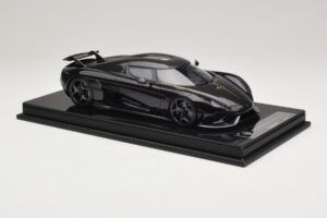 Koenigsegg Regera Black Carbon Package FrontiArt 1:18 F079-179 Resin - image 4 of 7