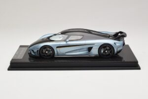 Koenigsegg Regera Blue Carbon Package FrontiArt 1:18 F079-173 Resin - image 3 of 7