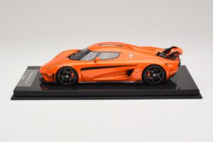 Koenigsegg Regera Orange Carbon Package FrontiArt 1:18 F071-153 Resin - image 3 of 7