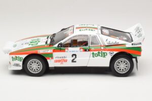 Lancia 037 #2 A. Bettega / M. Perissinot Rally San Marino 1984 Kyosho 1:18 08306F Diecast - image 4 of 8