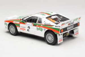 Lancia 037 #2 A. Bettega / M. Perissinot Rally San Marino 1984 Kyosho 1:18 08306F Diecast - image 7 of 8