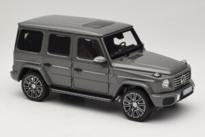 Mercedes G-Class W465 Classic Grey Norev 1:18 183035 Diecast - image 4 of 6