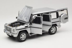 Mercedes G500 W463 LWB Dealer Edition Silver AUTOart 1:18 B66962142 Diecast - image 2 of 8